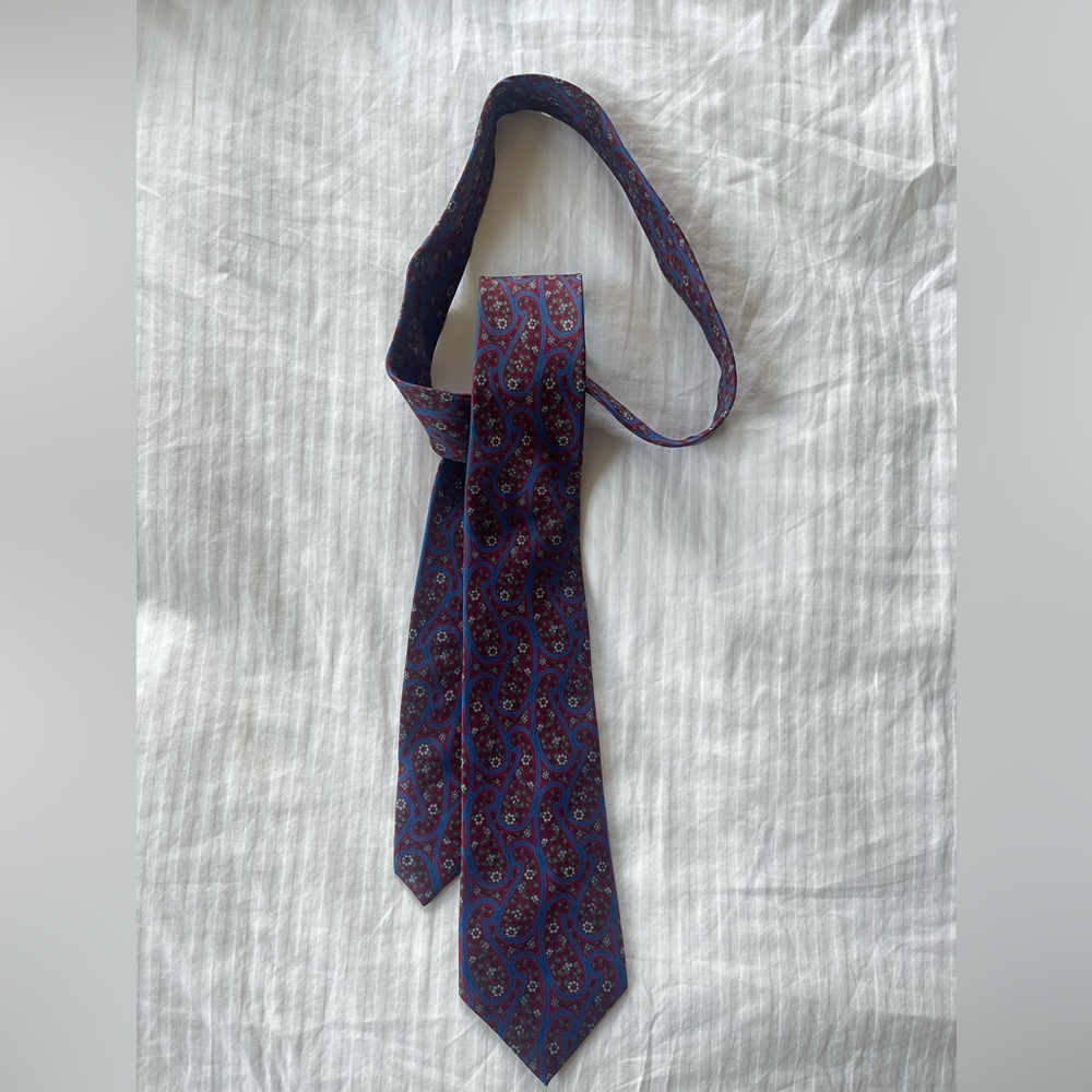 Lanvin Paris 100% Silk Tie perfect condition. No stains, no holes.